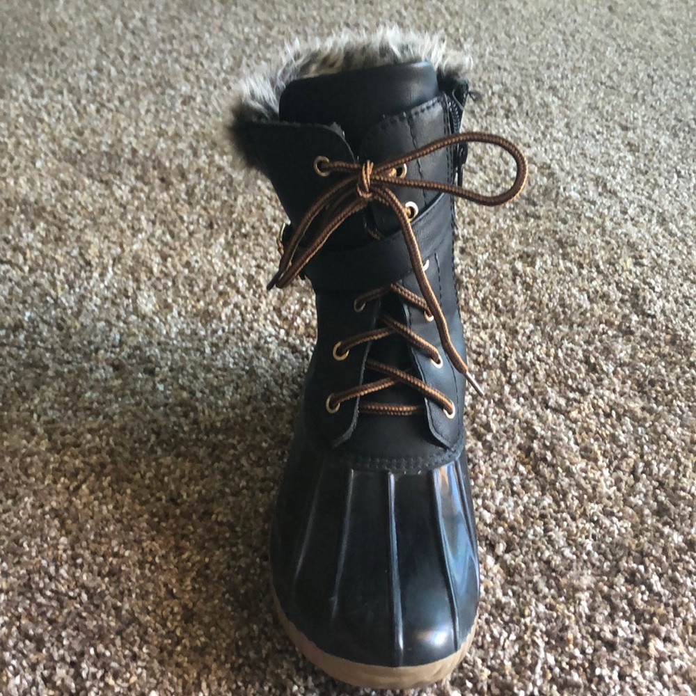Black ankle rain boots